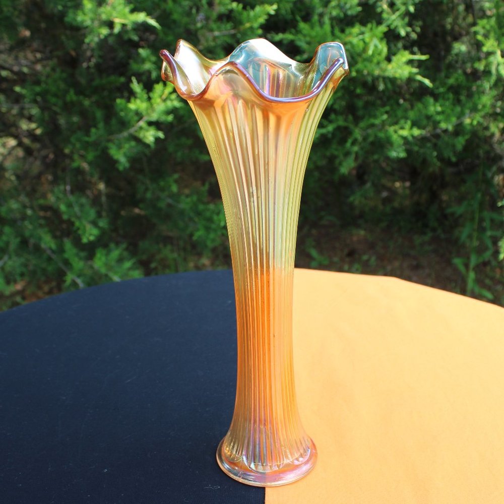 Fenton Fine Rib Marigold Vase
